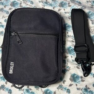 Brixley Jet Crossbody Sling